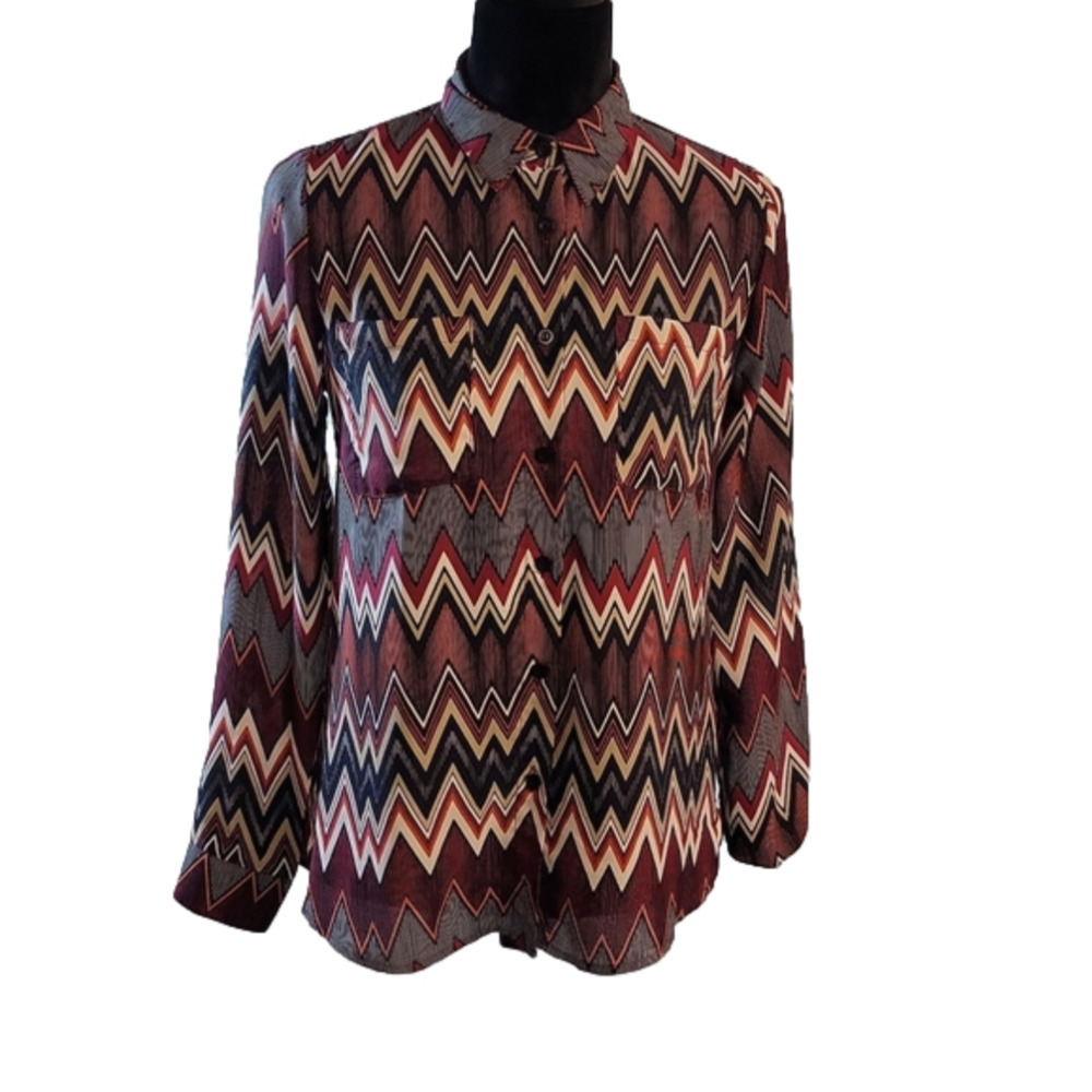 𝅺RUE 21 chevron print long sleeve button up blouse size small